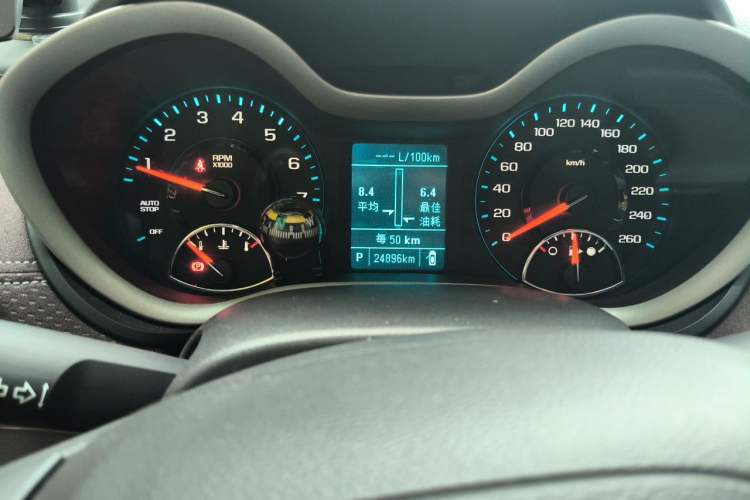 Used Chevrolet Malibu 2017 1.5T Automatic Luxury Edition Odometer Close Up