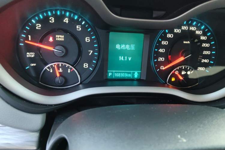 Used Chevrolet Malibu 2017 1.5T Automatic Luxury Edition Odometer Close Up