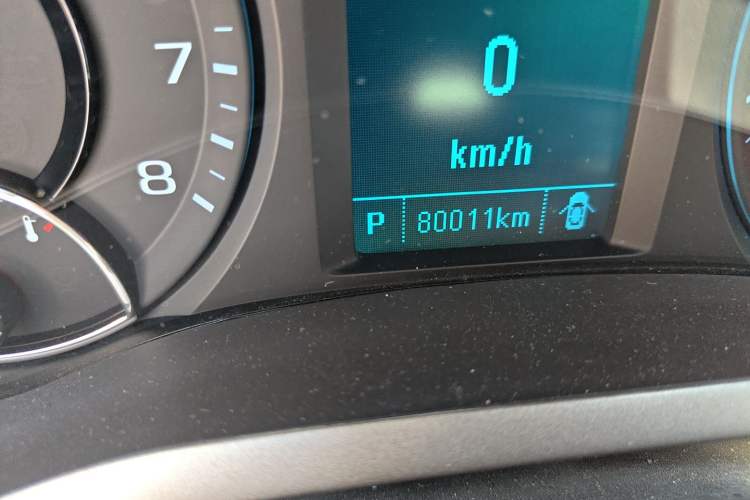 Used Chevrolet Malibu 2017 1.5T Automatic Luxury Edition Odometer Close Up