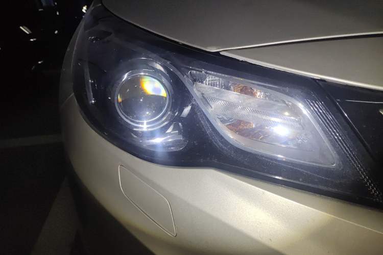 Used Chevrolet Malibu 2017 1.5T Automatic Luxury Edition Right Front Headlight