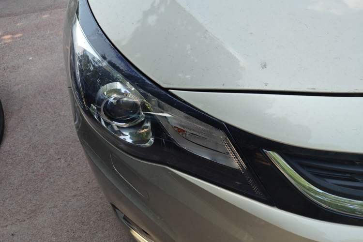 Used Chevrolet Malibu 2017 1.5T Automatic Luxury Edition Right Front Headlight
