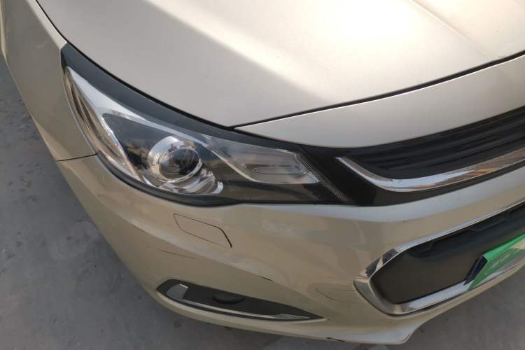 Used Chevrolet Malibu 2017 1.5T Automatic Luxury Edition Right Front Headlight