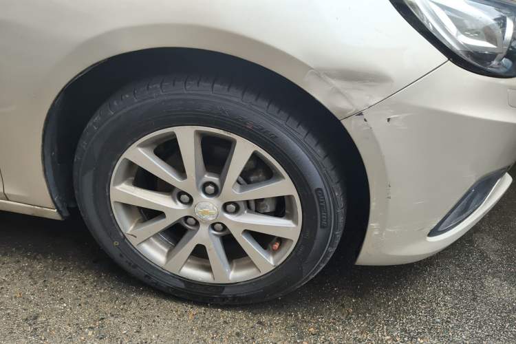 Used Chevrolet Malibu 2017 1.5T Automatic Luxury Edition Right Front Wheel Hub