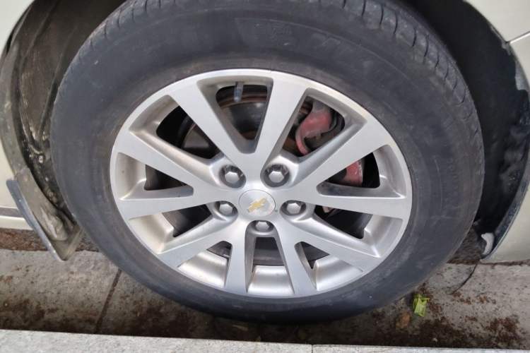 Used Chevrolet Malibu 2017 1.5T Automatic Luxury Edition Right Front Wheel Hub