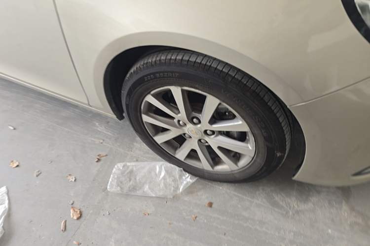 Used Chevrolet Malibu 2017 1.5T Automatic Luxury Edition Right Front Wheel Hub