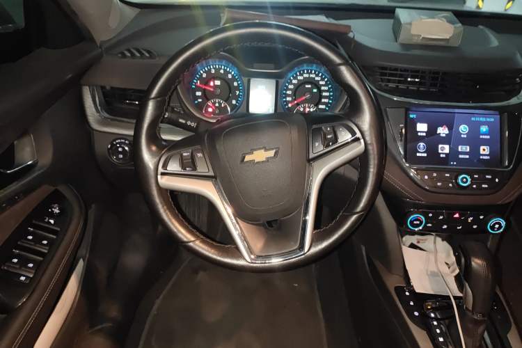 Used Chevrolet Malibu 2017 1.5T Automatic Luxury Edition Steering Wheel