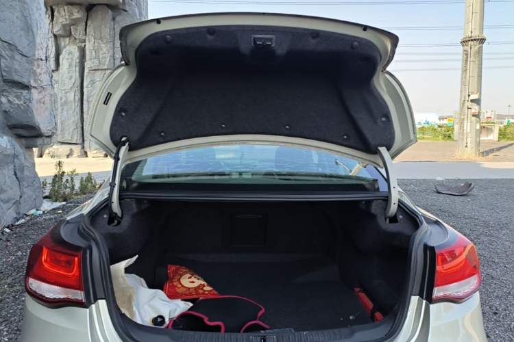 Used Chevrolet Malibu 2017 1.5T Automatic Comfort Edition Trunk