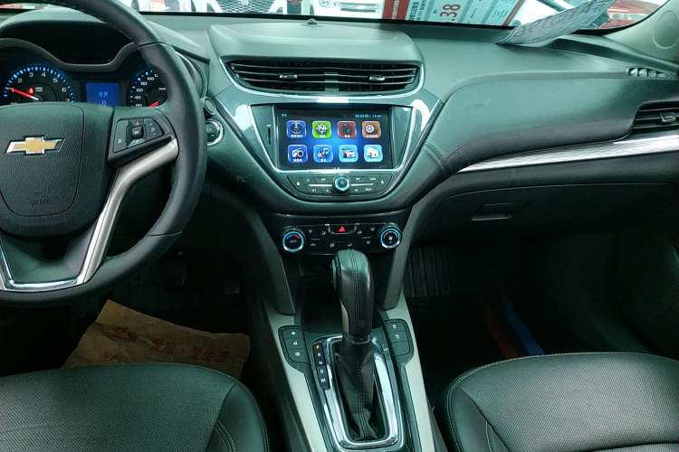 Used Chevrolet Malibu 2018 530T Automatic Luxury Edition Audio And AC Panel