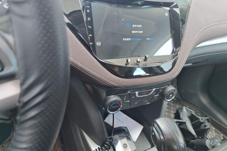 Used Chevrolet Malibu 2018 530T Automatic Fashion Edition Audio And AC Panel