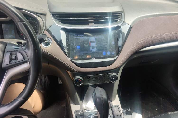 Used Chevrolet Malibu 2018 530T Automatic Fashion Edition Audio And AC Panel