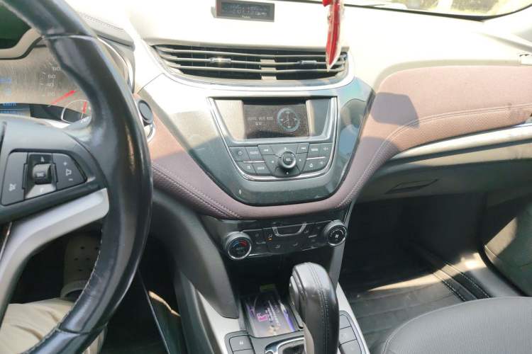 Used Chevrolet Malibu 2018 530T Automatic Fashion Edition Audio And AC Panel