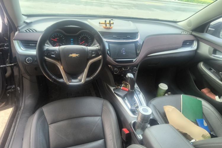 Used Chevrolet Malibu 2018 530T Automatic Fashion Edition Center Console