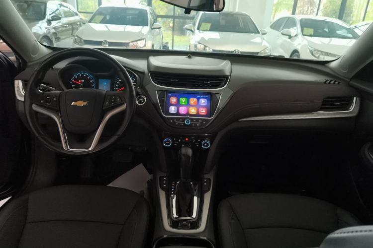 Used Chevrolet Malibu 2018 530T Automatic Luxury Edition Center Console