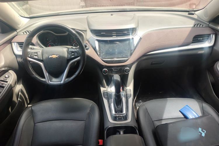 Used Chevrolet Malibu 2018 530T Automatic Fashion Edition Center Console