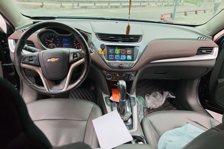 Used Chevrolet Malibu 2018 530T Automatic Luxury Edition Center Console