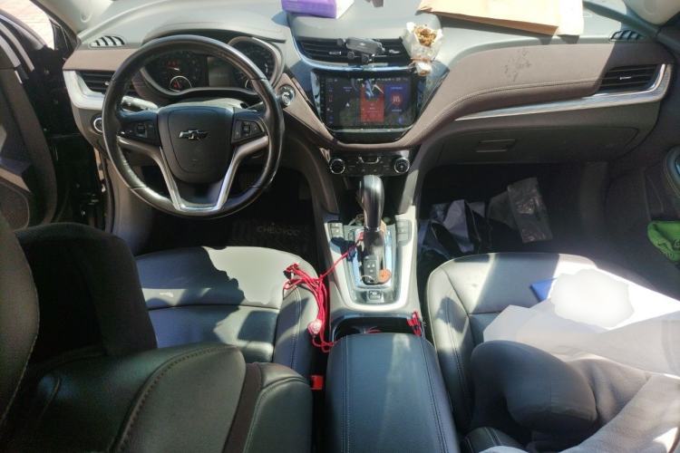 Used Chevrolet Malibu 2018 530T Automatic Luxury Edition Center Console