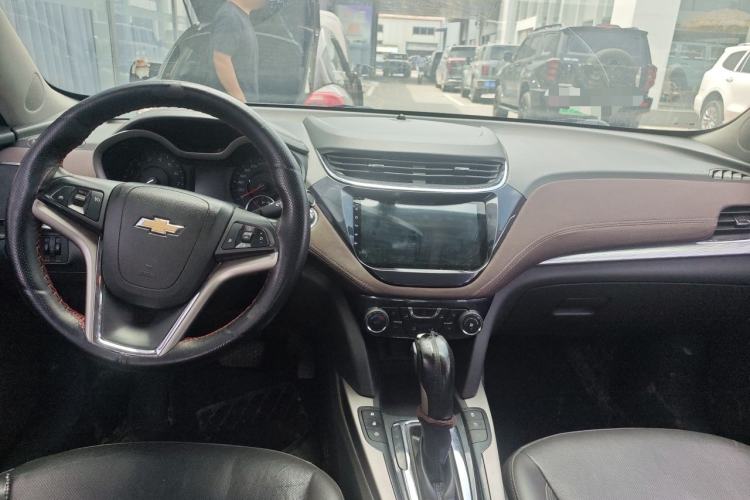 Used Chevrolet Malibu 2018 530T Automatic Fashion Edition Center Console