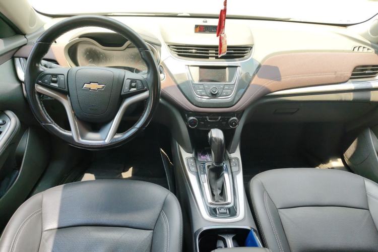 Used Chevrolet Malibu 2018 530T Automatic Fashion Edition Center Console