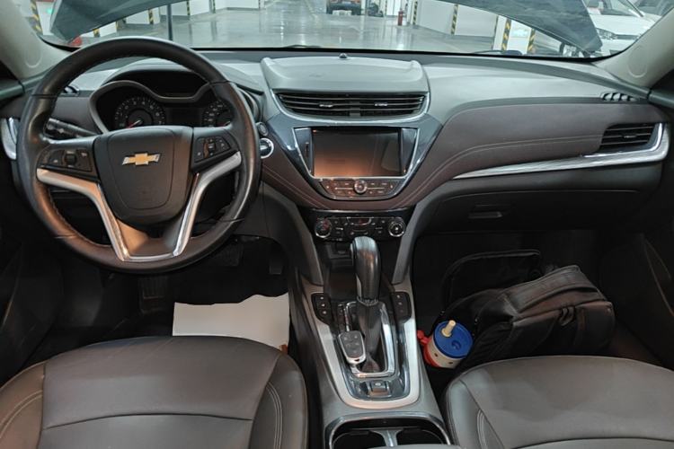 Used Chevrolet Malibu 2018 530T Automatic Luxury Edition Center Console