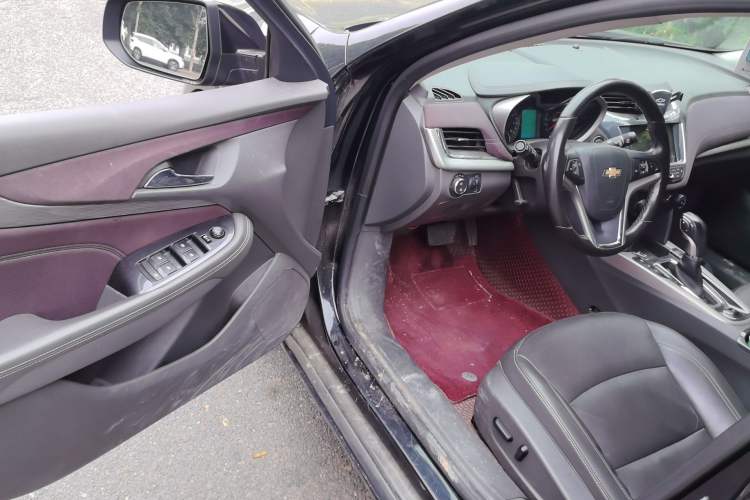 Used Chevrolet Malibu 2018 530T Automatic Luxury Edition Driver Seat
