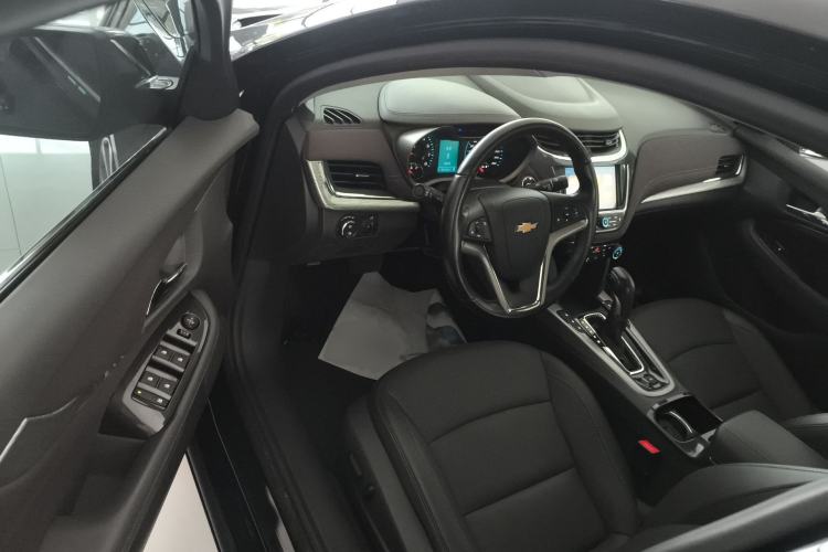 Used Chevrolet Malibu 2018 530T Automatic Luxury Edition Driver Seat