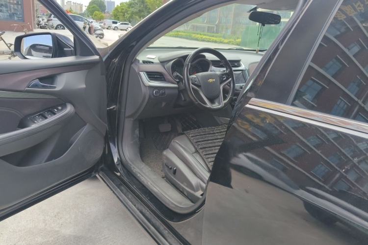Used Chevrolet Malibu 2018 530T Automatic Luxury Edition Driver Seat