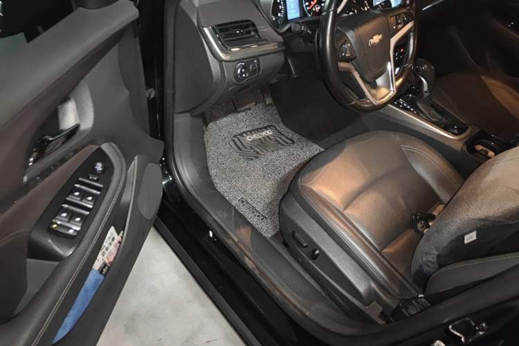 Used Chevrolet Malibu 2018 530T Automatic Luxury Edition Driver Seat