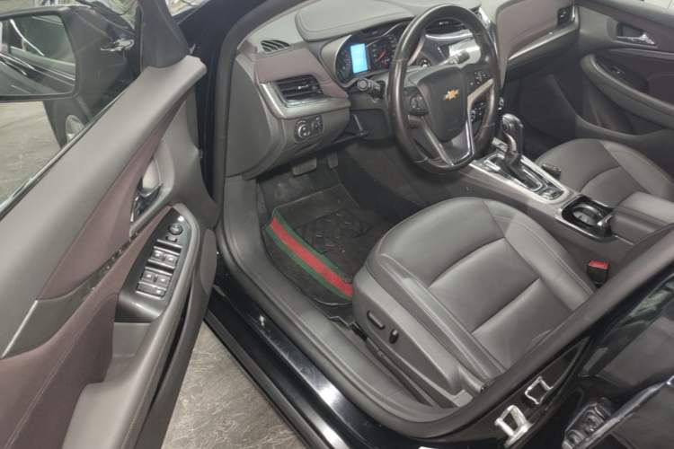 Used Chevrolet Malibu 2018 530T Automatic Luxury Edition Driver Seat