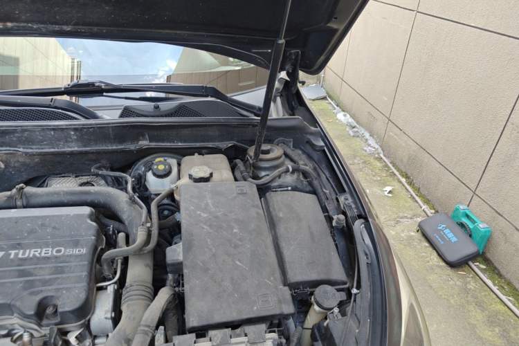 Used Chevrolet Malibu 2018 530T Automatic Fashion Edition Engine Bay Left