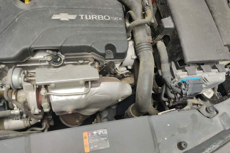 Used Chevrolet Malibu 2018 530T Automatic Fashion Edition Engine Bay Left