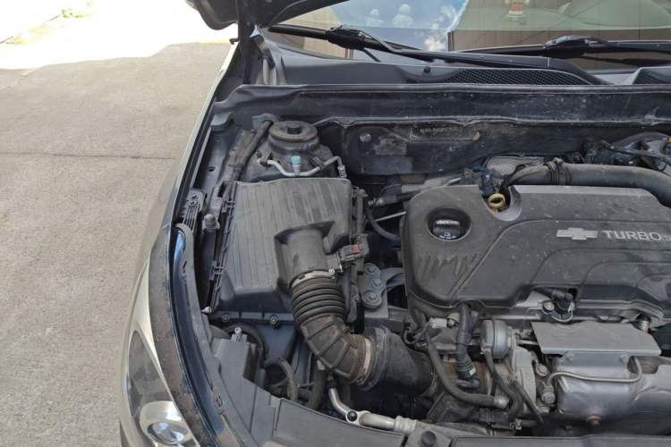 Used Chevrolet Malibu 2018 530T Automatic Fashion Edition Engine Bay Right
