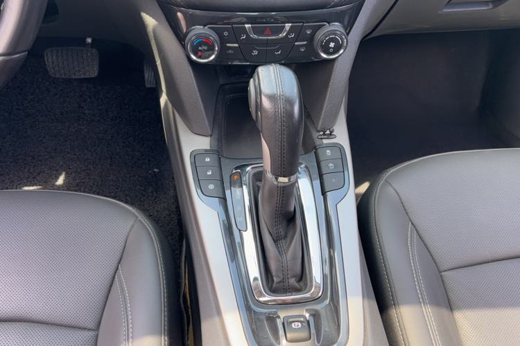 Used Chevrolet Malibu 2018 530T Automatic Luxury Edition Gear Lever