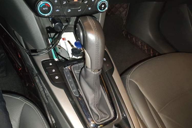 Used Chevrolet Malibu 2018 530T Automatic Fashion Edition Gear Lever