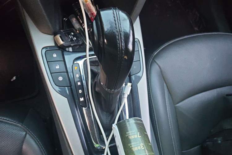 Used Chevrolet Malibu 2018 530T Automatic Fashion Edition Gear Lever