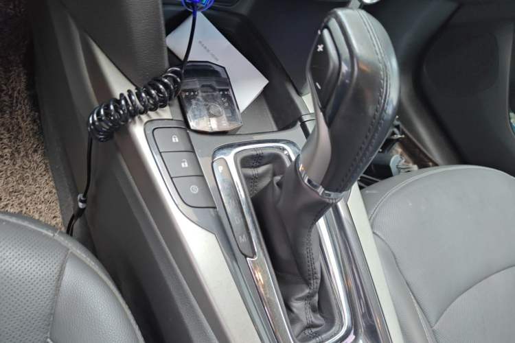 Used Chevrolet Malibu 2018 530T Automatic Fashion Edition Gear Lever