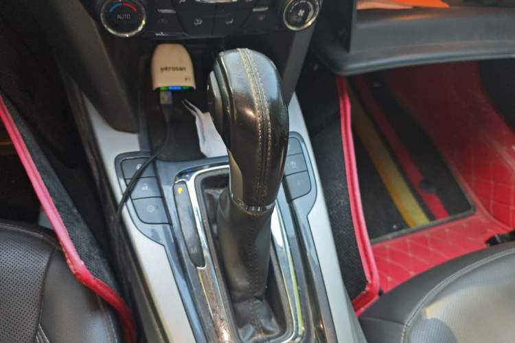 Used Chevrolet Malibu 2018 530T Automatic Fashion Edition Gear Lever