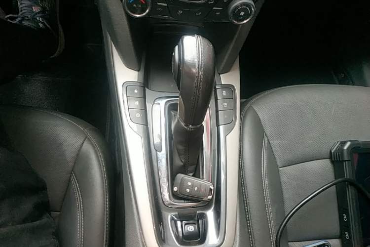 Used Chevrolet Malibu 2018 530T Automatic Fashion Edition Gear Lever