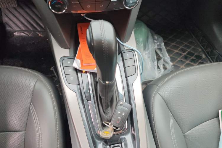 Used Chevrolet Malibu 2018 530T Automatic Luxury Edition Gear Lever