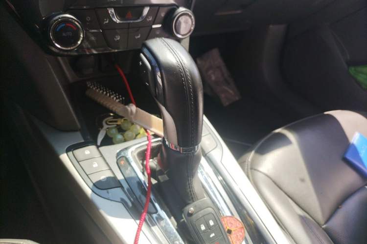 Used Chevrolet Malibu 2018 530T Automatic Luxury Edition Gear Lever
