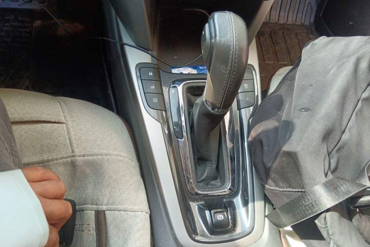 Used Chevrolet Malibu 2018 530T Automatic Fashion Edition Gear Lever