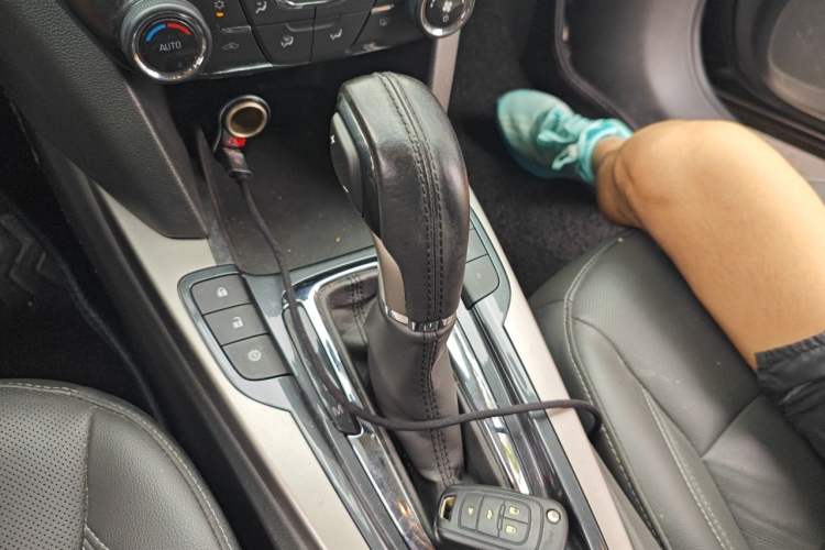 Used Chevrolet Malibu 2018 530T Automatic Luxury Edition Gear Lever