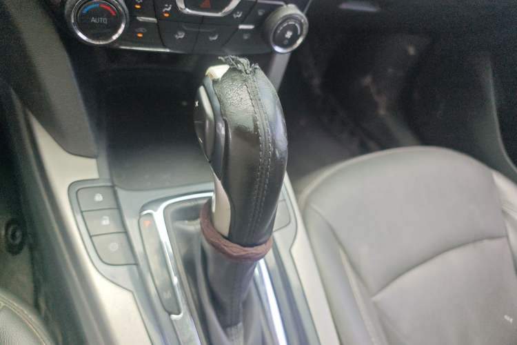 Used Chevrolet Malibu 2018 530T Automatic Fashion Edition Gear Lever