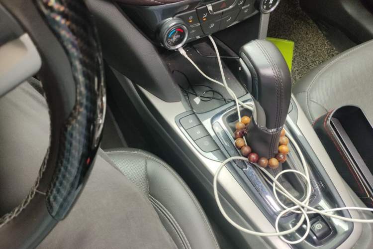 Used Chevrolet Malibu 2018 530T Automatic Fashion Edition Gear Lever
