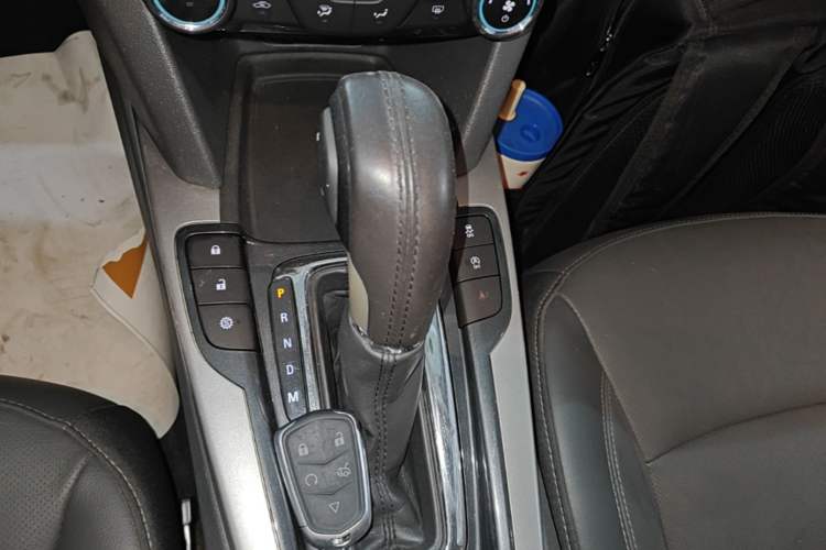 Used Chevrolet Malibu 2018 530T Automatic Luxury Edition Gear Lever