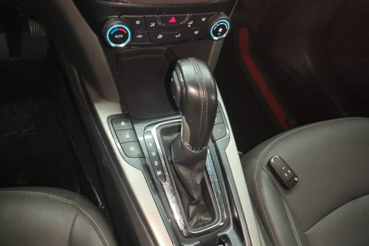 Used Chevrolet Malibu 2018 530T Automatic Luxury Edition Gear Lever