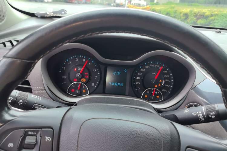 Used Chevrolet Malibu 2018 530T Automatic Luxury Edition Instrument Cluster