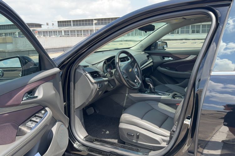 Used Chevrolet Malibu 2018 530T Automatic Luxury Edition Interior 1