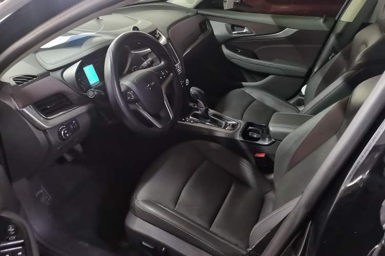 Used Chevrolet Malibu 2018 530T Automatic Luxury Edition Interior 2
