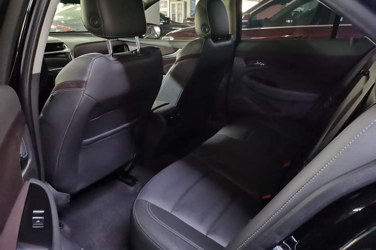 Used Chevrolet Malibu 2018 530T Automatic Luxury Edition Interior 3