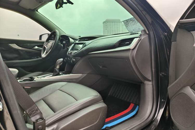 Used Chevrolet Malibu 2018 530T Automatic Luxury Edition Interior 4